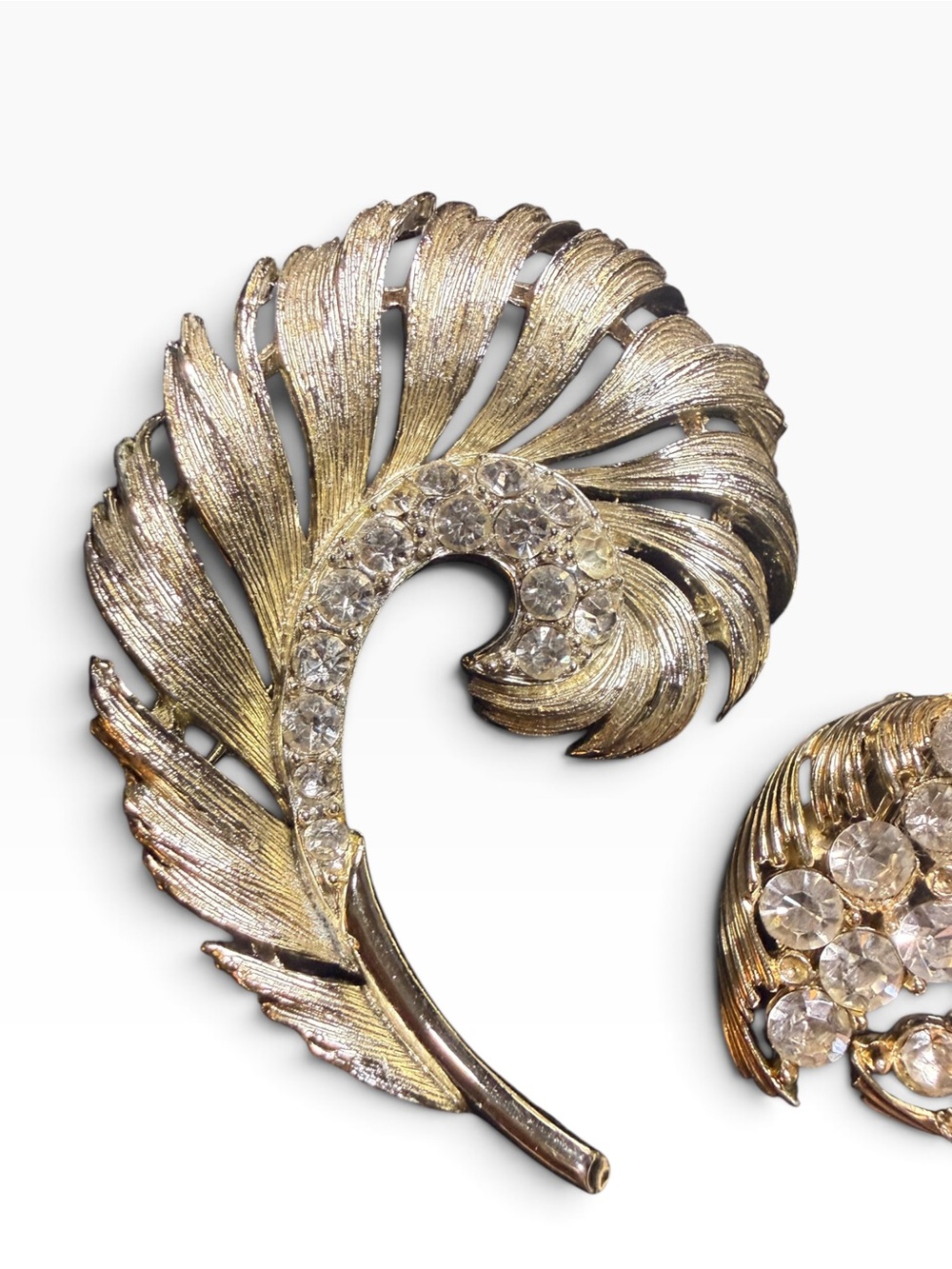 Vintage Lisner Rhinestone Feather Brooch & Clip Earrings Demi Parure Set - Picture 4 of 7